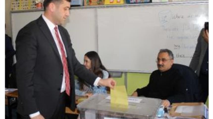 Mhp İl Başkanı Baki Ersoy Oyunu Kullandı