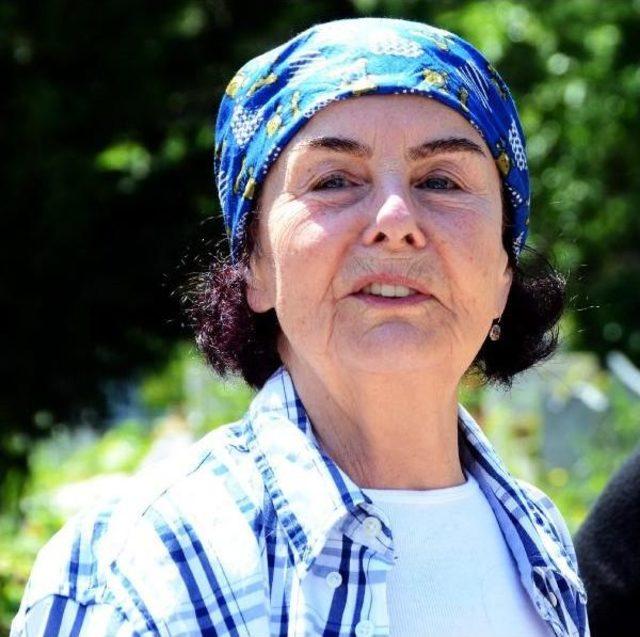 Fatma Girik Oyunu Kullandı, Memduh &Uuml;n &uuml;n Mezarına Koştu 1