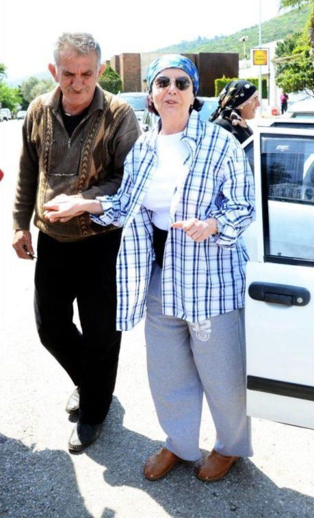 Fatma Girik Oyunu Kullandı, Memduh &Uuml;n &uuml;n Mezarına Koştu 3