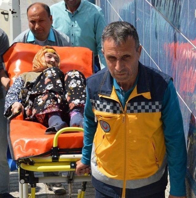 114&rsquo;l&uuml;k Ayşe Nine Sedyede Oy Kullandı 3