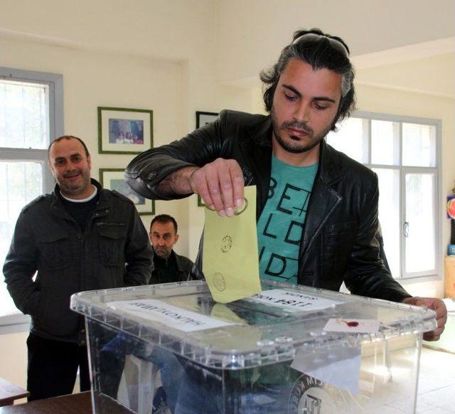 Ermeni Asıllı T&uuml;rk Vatandaşları Sandık Başında 2