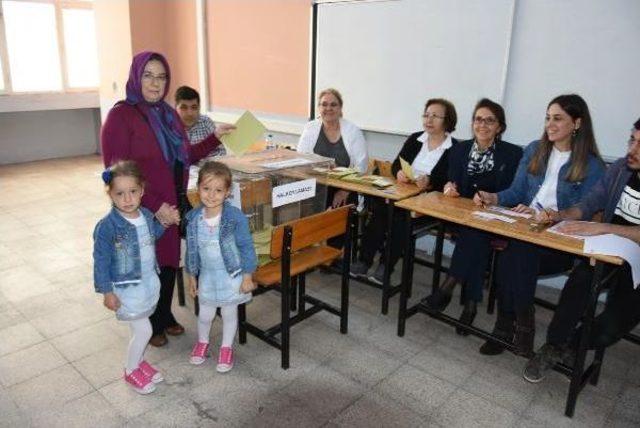 &Ccedil;ocuklar Da Sandık Başında 1