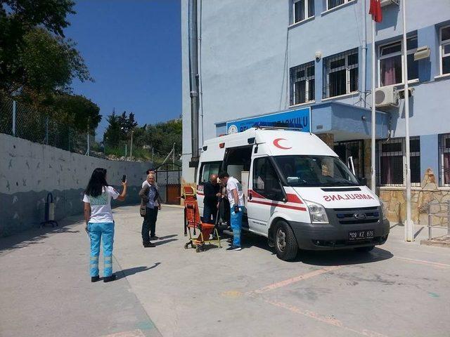 Kuşadası’nda Hastalar Ambulansla Oy Kullanmaya Geldi
