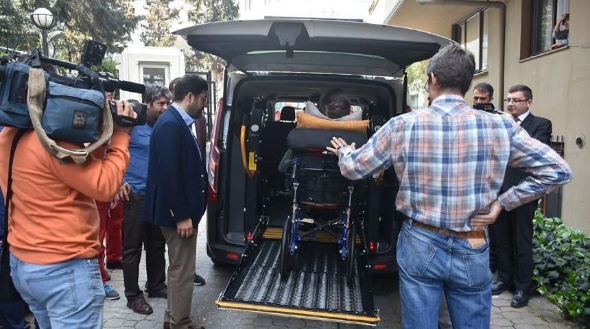 Beşiktaş Belediyesi Engelli Ve Hastaları Sandığa Ulaştırdı