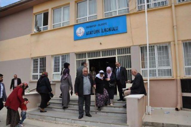 116 Yaşında Sandık Başına Gitti 1