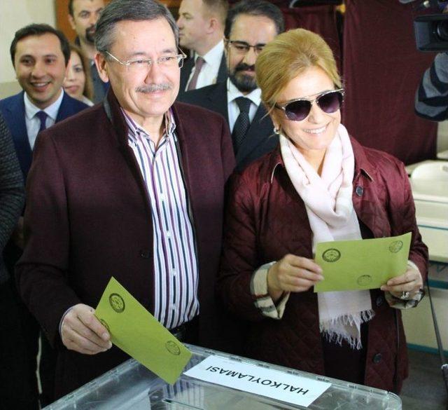 Başkan G&ouml;k&ccedil;ek Oyunu Kullandı 1