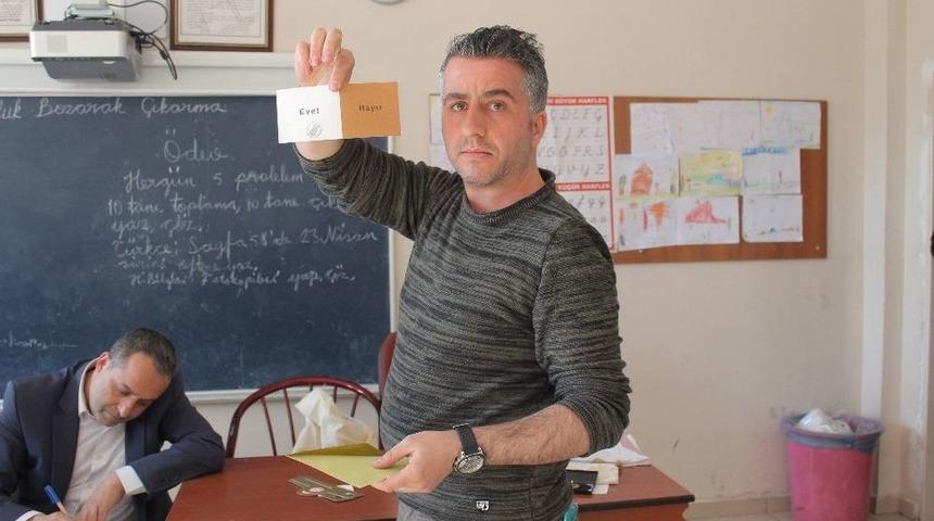 Doğu Ve G&uuml;neydoğu&rsquo;da Sandıklar A&ccedil;ılmaya Başlandı