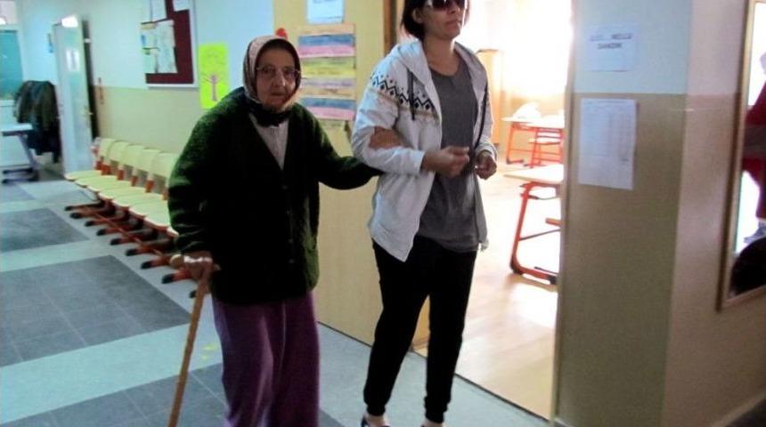 &Ccedil;eşmeliler Sandığa Koştu