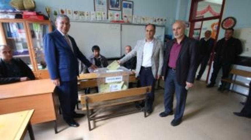 Başkan &Ouml;zaltun, Oyunu Kullandı