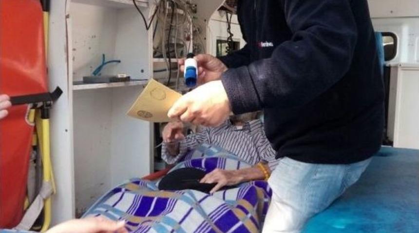 Ayvalıklı Hastalar Ambulanslarla Sandıklara Taşındılar