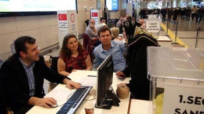 Atatürk Havalimanı’Nda Oy Verme Işlemi Sona Erdi