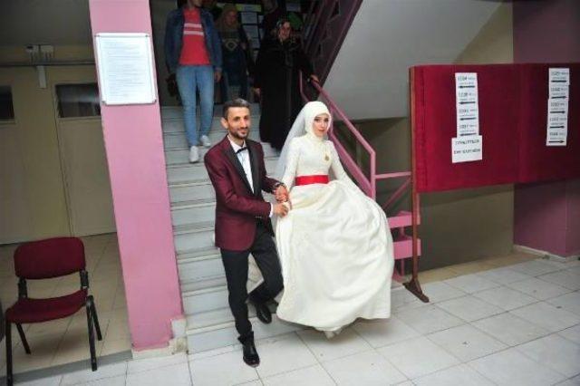 Nikah Töreninden Önce Oylarını Kullandılar 2