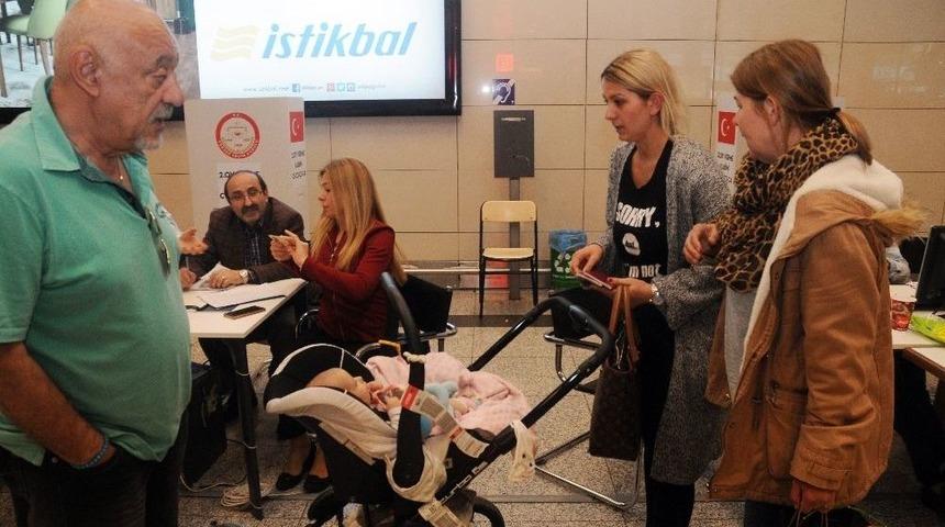 Oy Kullanmaya Geç Gelen Vatandaş Sonuç Alamadı