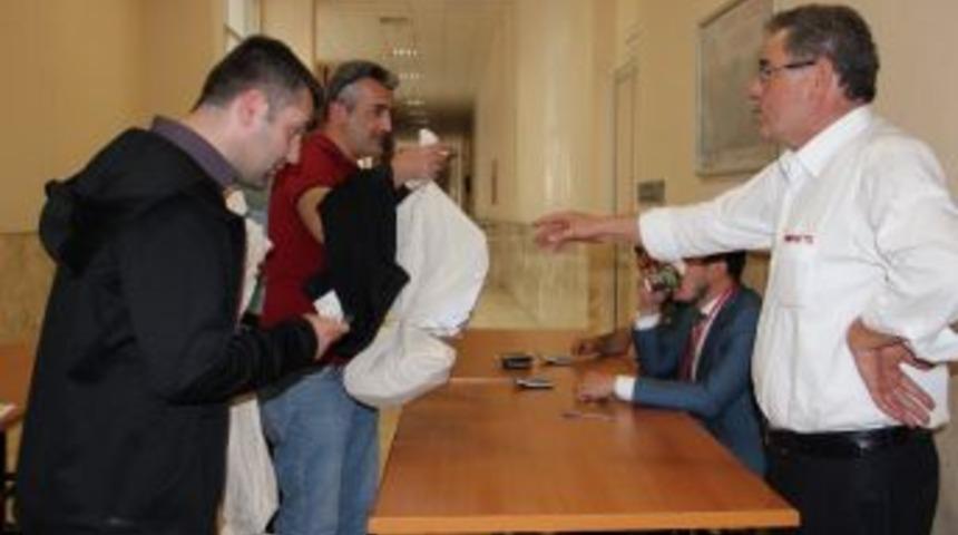 Manisa&rsquo;da Oylar Se&ccedil;im Kurullarına Gelmeye Başladı