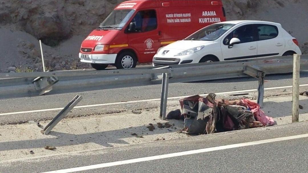 Balıkesir&rsquo;de Trafik Kazası Bir &Ouml;l&uuml;, &Uuml;&ccedil; Yaralı