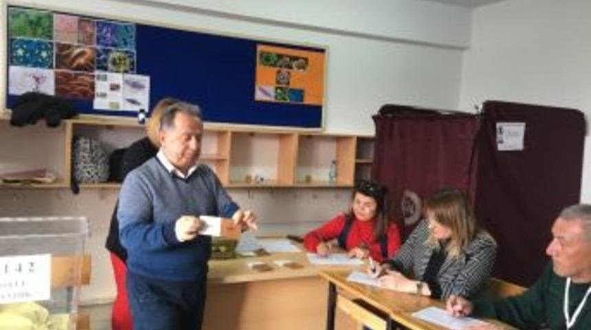 Kılı&ccedil;daroğlu&rsquo;nun Oy Kullandığı Sandıktan &lsquo;hayır&rsquo; &Ccedil;ıktı