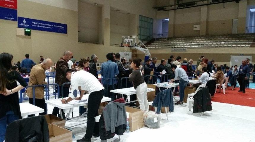 Oy Torbaları Spor Salonuna Dolduruldu