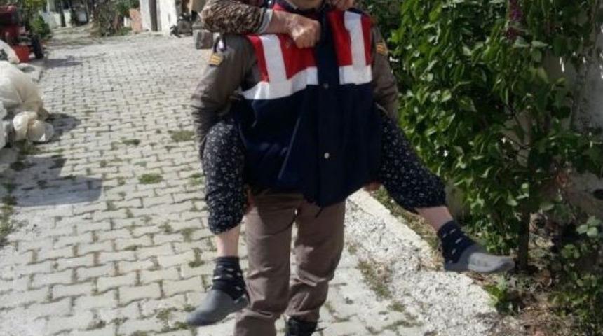 İzmir&rsquo;de 97 Ş&uuml;pheli Sandık Başında Yakalandı