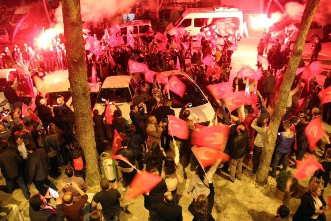 Muğla Ak Parti&rsquo;de Referandum Kutlaması