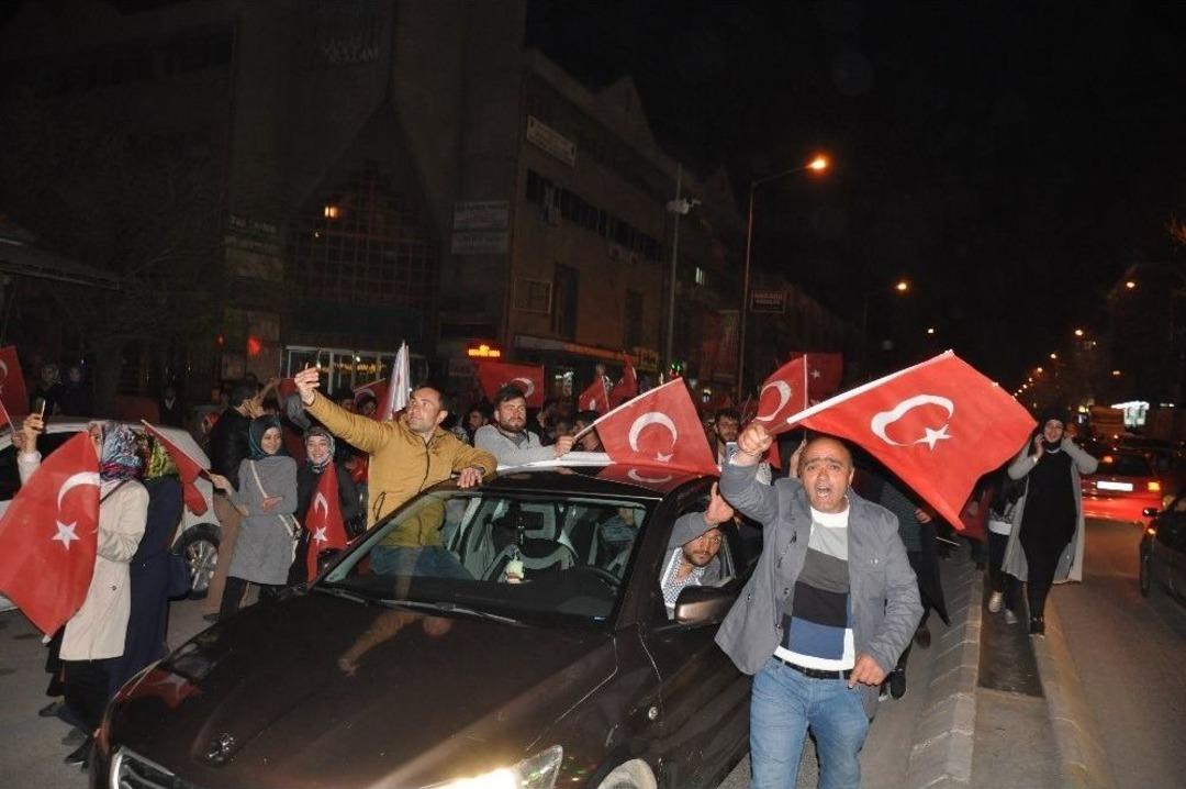 Erzincanlılar Sevin&ccedil; Kutlamalarına Başladı