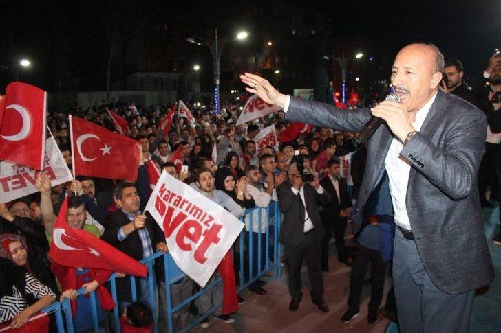 Sultangazi’de Havai Fişekli Referandum Kutlaması G4