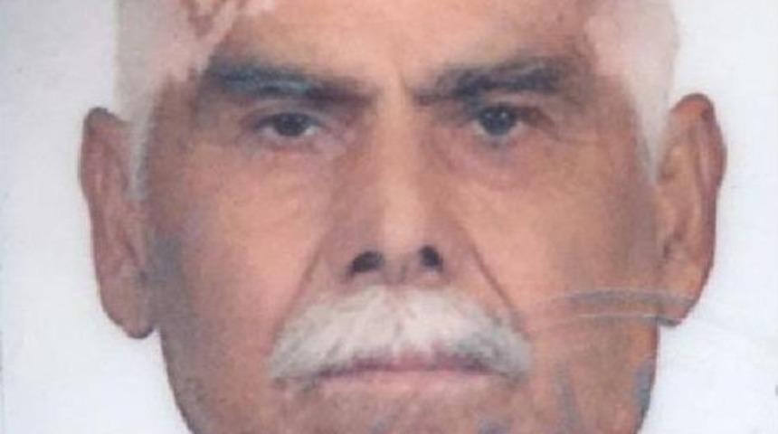 Otomobille &Ccedil;arpışan Motosikletin S&uuml;r&uuml;c&uuml;s&uuml; &Ouml;ld&uuml;