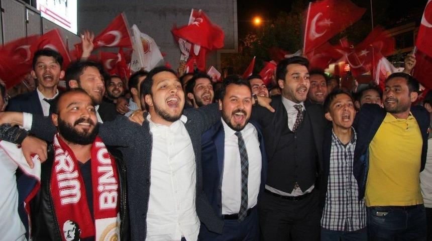 Kahramanmaraş, Y&uuml;zde 73,97 &ldquo;evet&rdquo; &Ccedil;ıkan Sonucu Kutladı