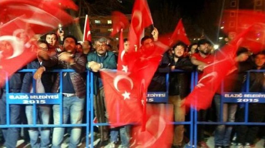 Elazığ, Siirt, Batman Ve Beyt&uuml;şşebap'ta Kutlama