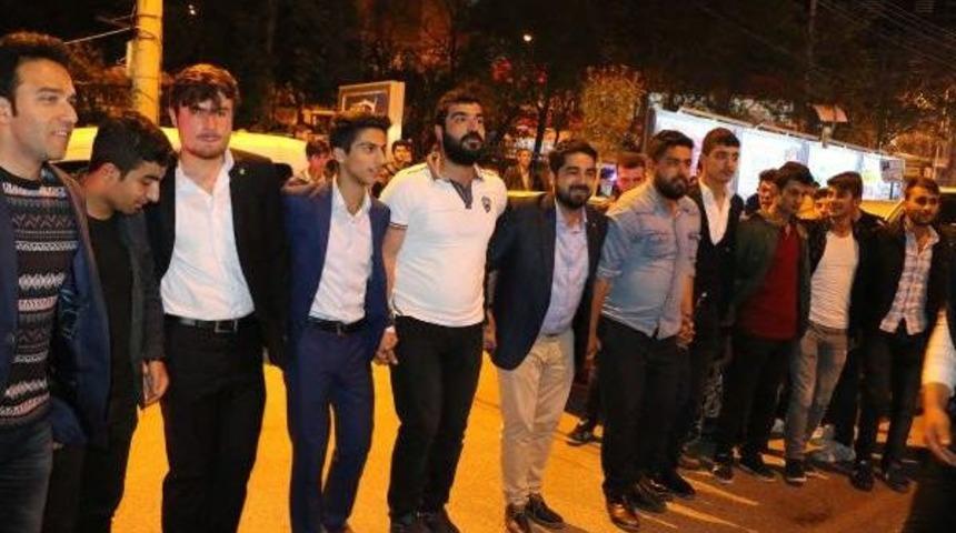 Adıyaman'da 'evet' Kutlaması