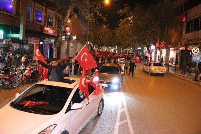 Adıyaman'da 'evet' Kutlaması