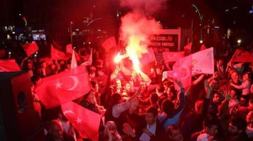 Manisa'da 'evet' Kutlaması&nbsp;