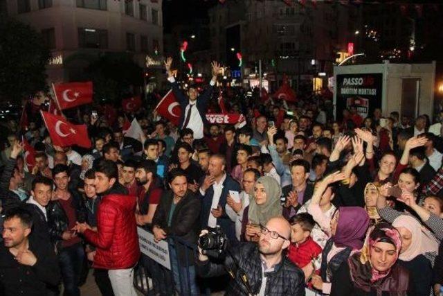 Manisa da  evet  Kutlaması&nbsp; 1