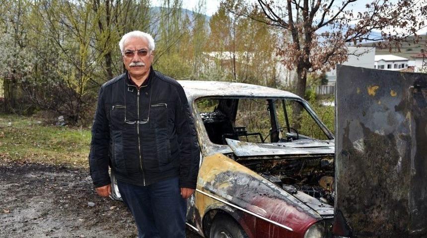 (&ouml;zel Haber) Tosya&rsquo;da K&ouml;y İmamı İ&ccedil;eride Oy Kullandı Otomobili Dışarıda Cayır Cayır Yandı