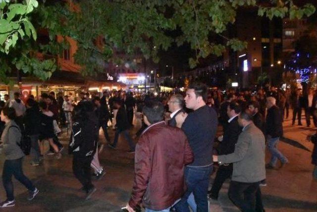 İzmir de Referandum Protestosuna Toma lı M&uuml;dahale 1