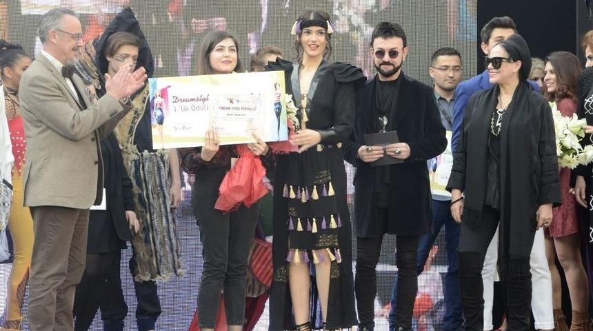 Moda Ve Sanat D&uuml;nyasını Buluşturan Yarışma