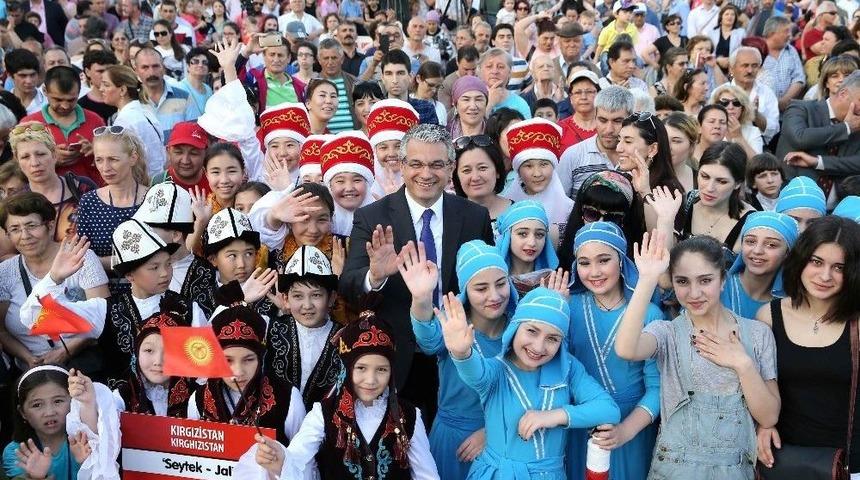 D&uuml;nya &Ccedil;ocukları Karşıyaka&rsquo;da Buluşacak