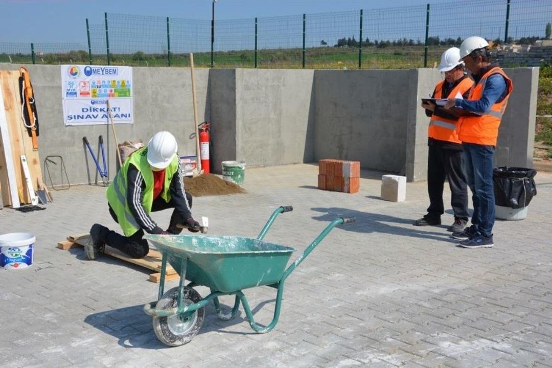 &Ccedil;anakkale&rsquo;de Mesleki Yeterlilik Sınavlarına İlgi Artıyor