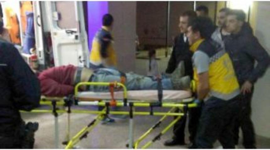 Kadınlara Laf Attığı Iddia Edilen Gence Meydan Dayağı