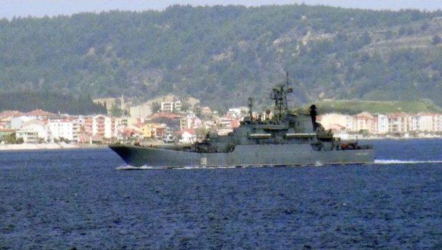 Rus Savaş Gemisi Çanakkale Boğazı’ndan Geçti