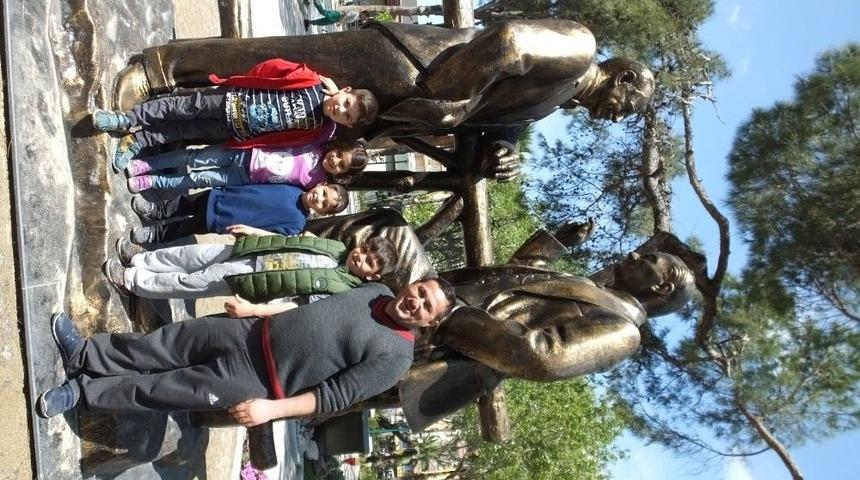 Burhaniye&rsquo;de Parkın Yeni Hali &Ccedil;ok Beğenildi