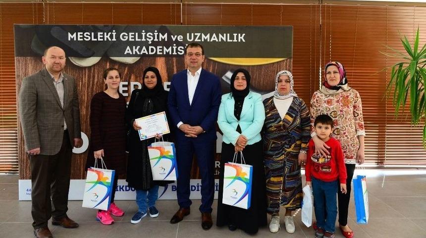 Kadın Apartman G&ouml;revlileri De Sertifikalarına Kavuştu