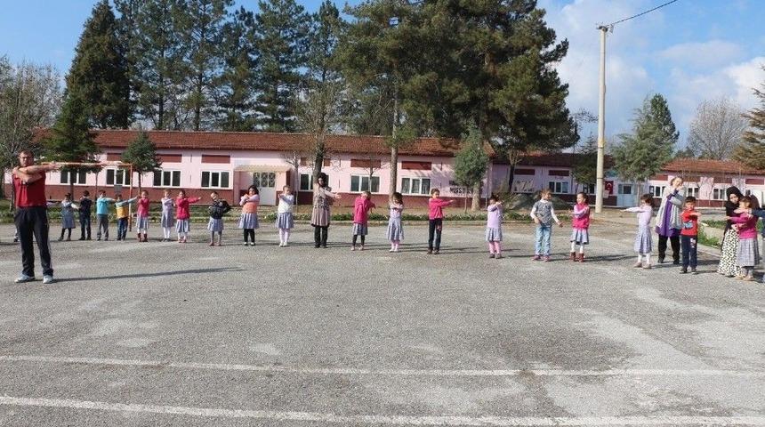 Atat&uuml;rk İlkokulunda Sabah Sporu