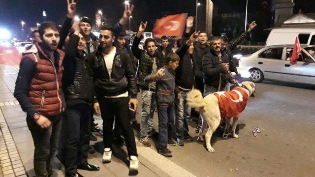 Kayseri&rsquo;de Referandum Sevinci 1