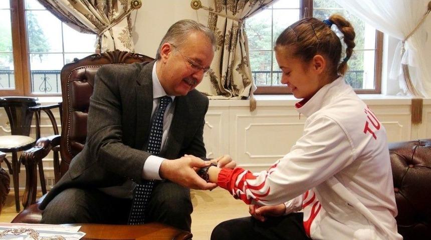 Edirneli Atlet G&ouml;z&uuml;n&uuml; Olimpiyatlara Dikti