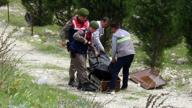 Denizli’de Yolun Kenarında Kimliği Belirsiz Kadın Cesedi Bulundu