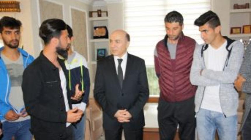 Rekt&ouml;r G&uuml;l, Şampiyonları Ağırladı