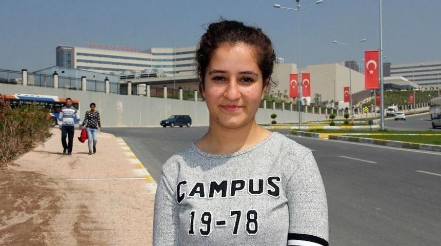 (&ouml;zel Haber) İha&rsquo;nın Haberi Ses Getirdi, S&uuml;rekli Karnı Guruldayan Gen&ccedil; Kıza Yardım Eli Uzandı