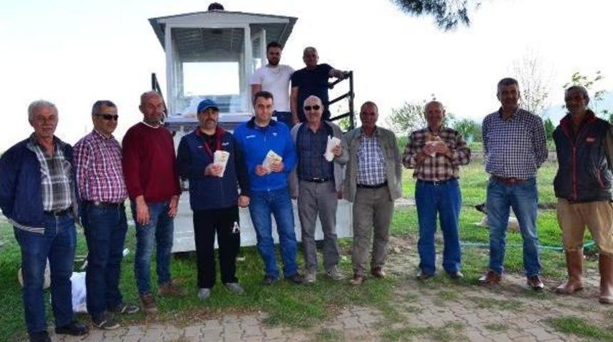 İki Amcaoğlunun Iddiası Mahalleliyi Mutlu Etti