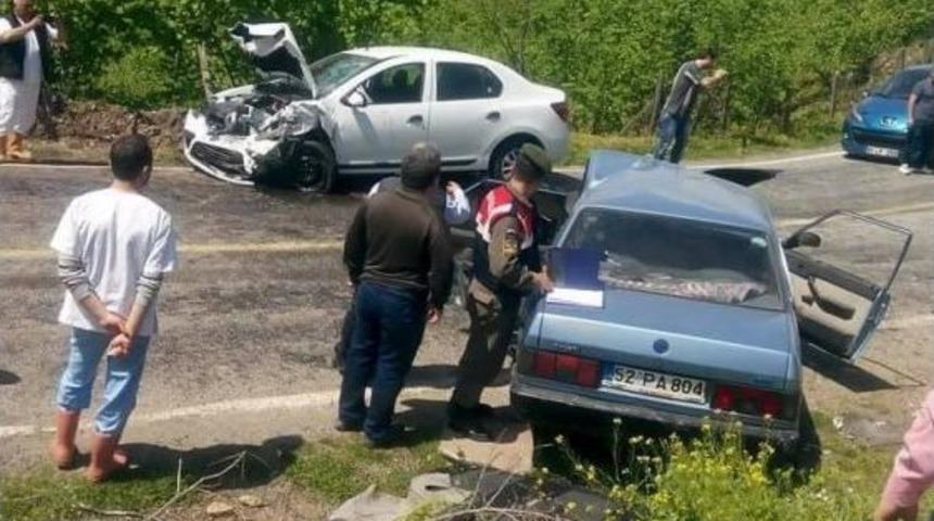 Fatsa&rsquo;da Trafik Kazası: 1 &Ouml;l&uuml;, 2 Yaralı