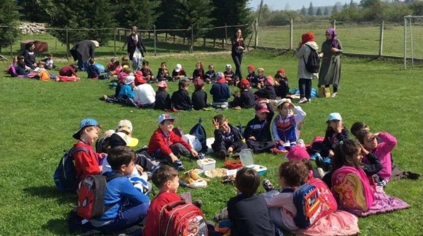 Ağa&ccedil;landırmaya Minik &Ouml;ğrencilerden Katkı